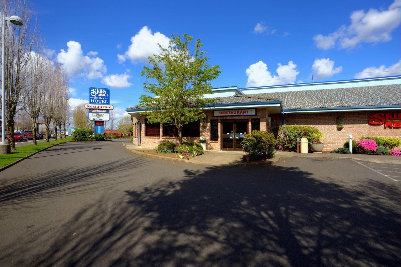 Sojourn Suites Portland Airport Exterior photo